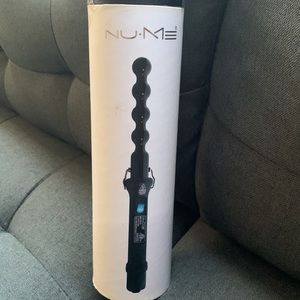 NU•ME Pearl Curling Wand